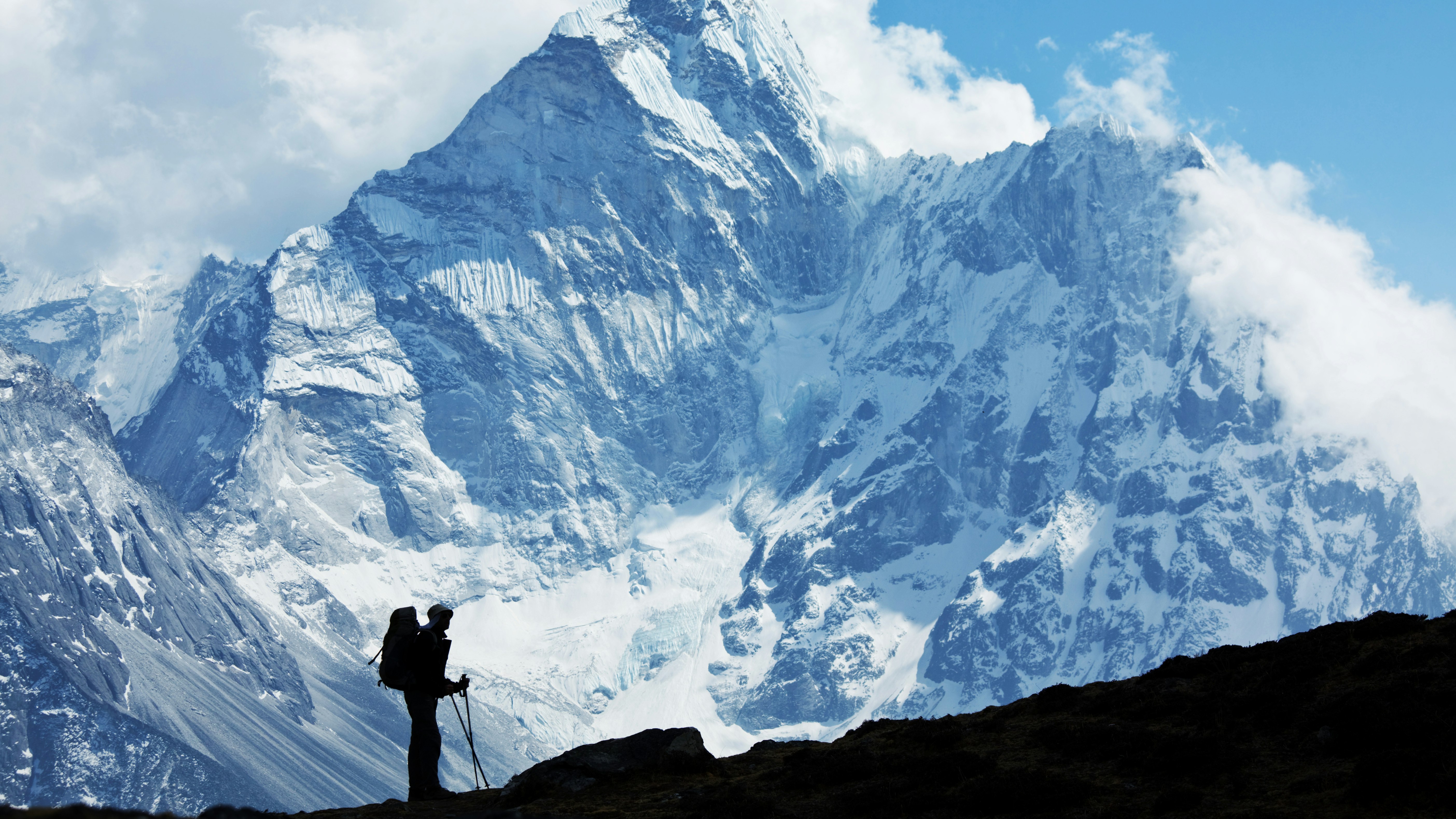 Картинки высокие горы. Гималаи Эверест Джомолунгма. Гора Эверест (Джомолунгма). Гималаи. Горы : Гималаи (Эверест 8848м). Вершина Гималаев.